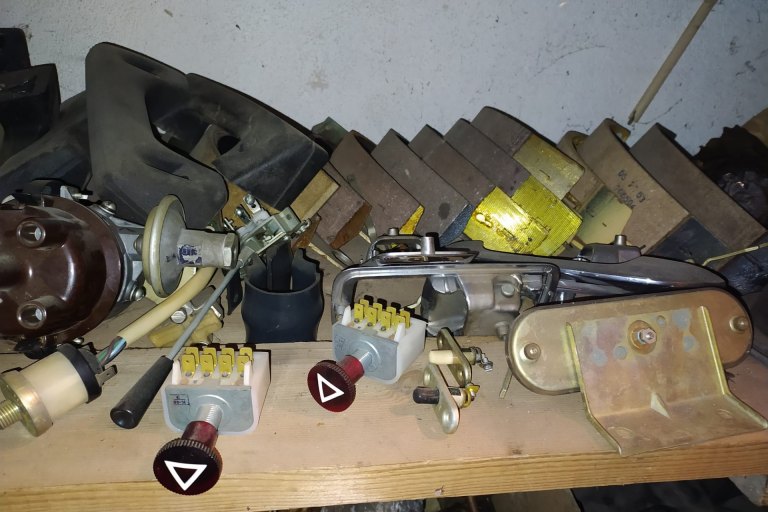 Náhradní díly Volha GAZ 24 - foto č. 3