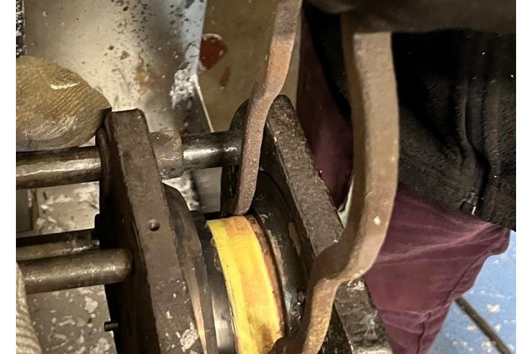 vkládání předehřáté pánve do odstředivého licího zařízení - foto č. 8