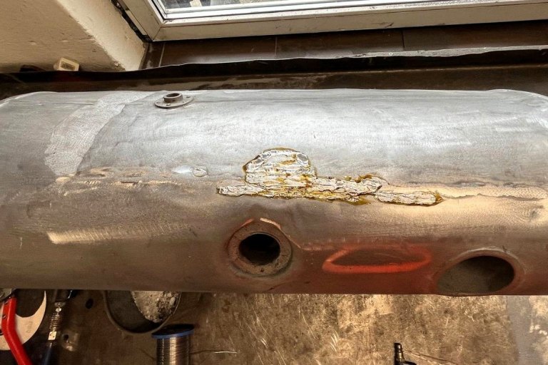 Nádrž AERO 30 - po výměně části pláště, finální úpravy cínováním - foto č. 20