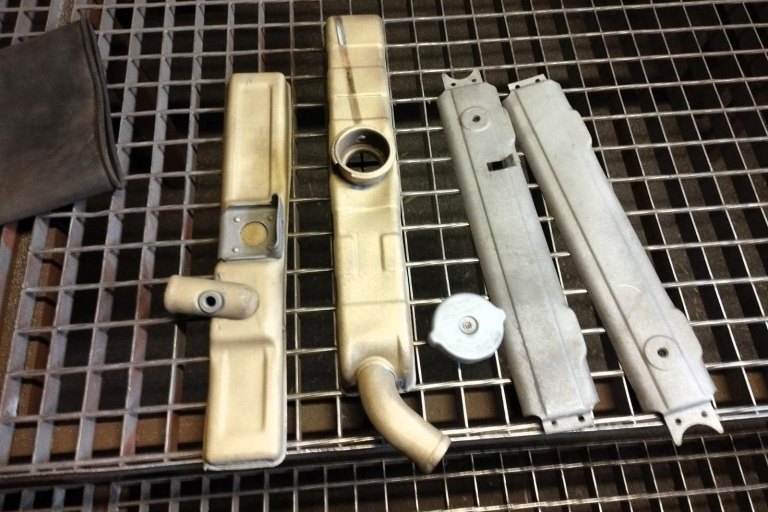 díly chladiče Škoda MB po otryskání - foto č. 8