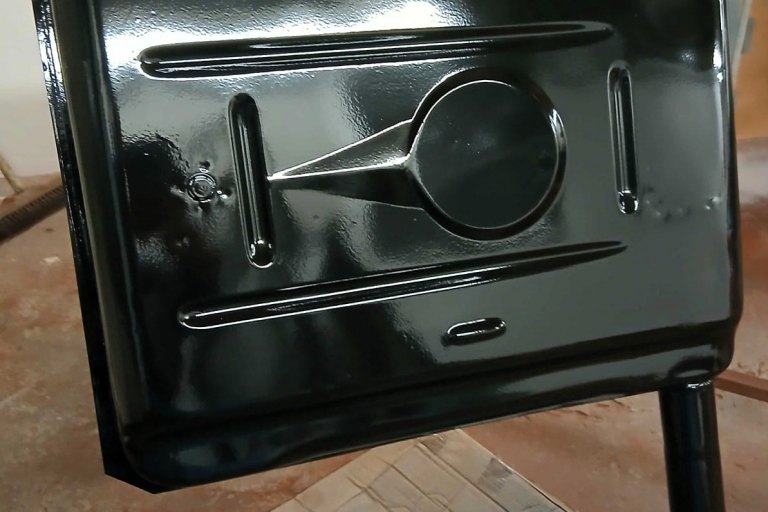 nádrž Mercedes r.v.1955 - finální lak - foto č. 23