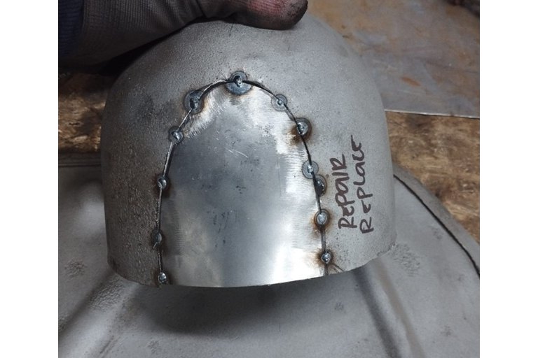 nádrž Jaguar - navaření nového dílu bodováním - foto č. 11