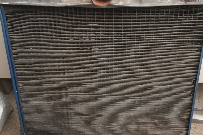 chladič Škoda Felicia - před renovací - foto č. 2