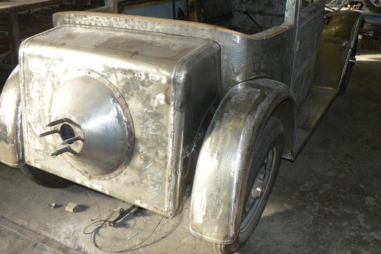 Tatra 57 - zhotovení kufru a zadního blatníku - foto č. 14