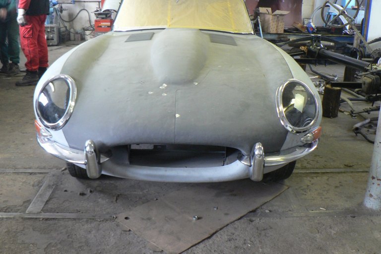 Záchrana víka motoru Jaguar E Type - foto č. 13